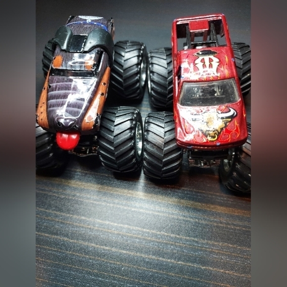 Hot Wheels Monster Jam Truck lot el matador and mutt Rottweiler - Picture 9 of 9